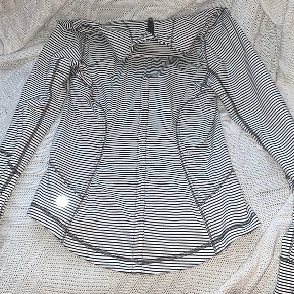 Lululemon Jacket on EBAY auction! - Picture 3 of 7